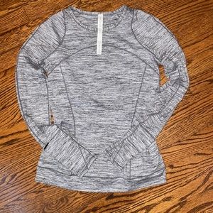 Lululemon workout top size 6